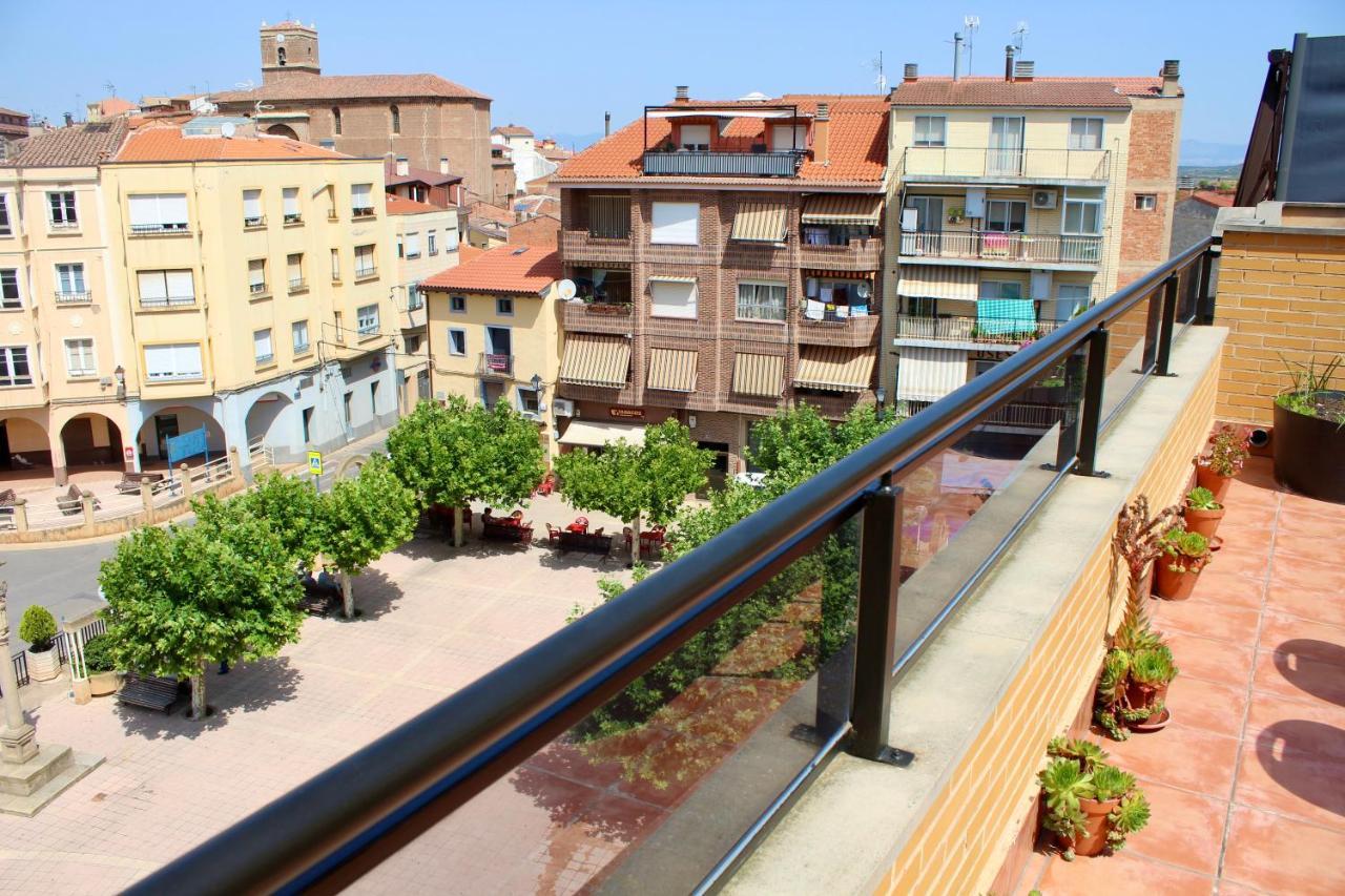 Atico En El Centro Con Amplia Terraza Apartment Entrena Bagian luar foto